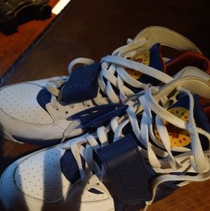 Men's shoes size 10 Nike Huaraches